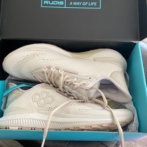 NWT Rudis journey knit moonbeam mens 8.5. /womens 10